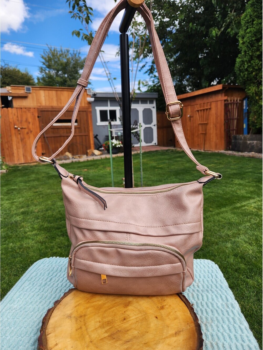 Light Pink Faux Leather Shoulder Bag with Leopard Print Interior - Picture 2 of 11